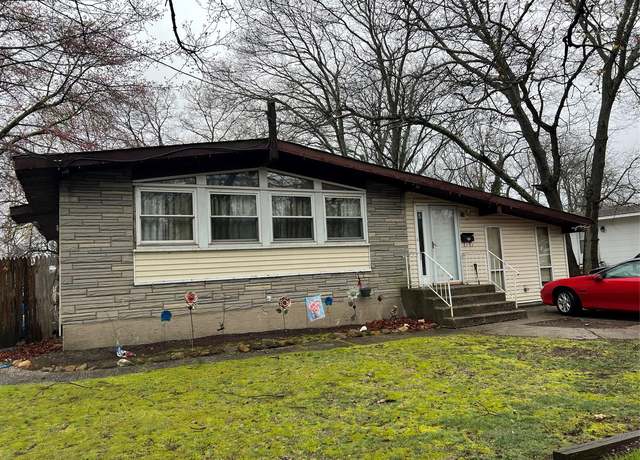 Property at 78 Samuel St, Ronkonkoma, NY 11779, 3 beds, 1 bath