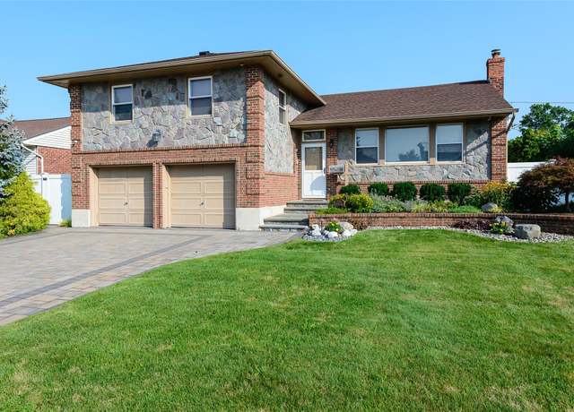 Property at 1153 Sheldon Dr, Westbury, NY 11590, 3 beds, 2.5 baths