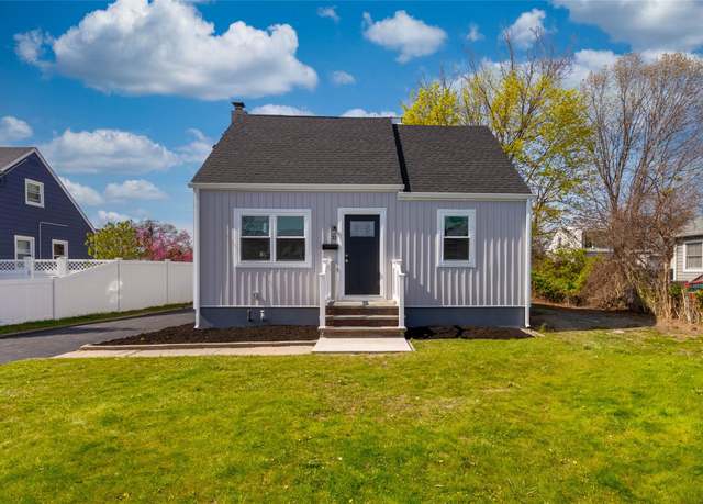 Property at 33 Veronica Ln, North Babylon, NY 11703, 4 beds, 2 baths