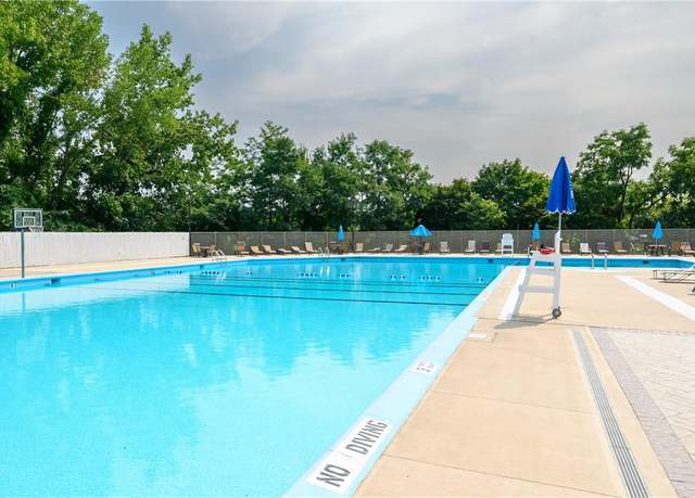 Property at 1841 Central Park Ave Unit LG, Yonkers, NY 10710, 1 bed, 1 bath