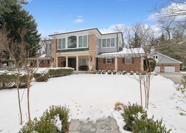 Property at 41 Stony Hill Path, Smithtown, NY 11787, 4 beds, 4 baths