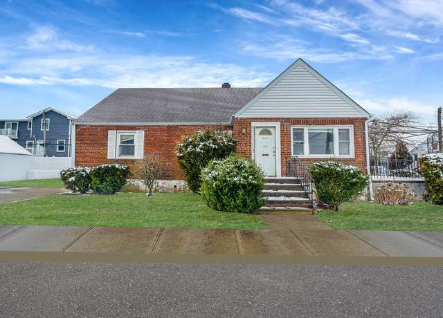 Property at 51 Vinton St, Long Beach, NY 11561, 3 beds, 1.5 baths