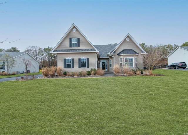 Property at 7 Hampton Court Dr, Eastport, NY 11941, 3 beds, 3 baths