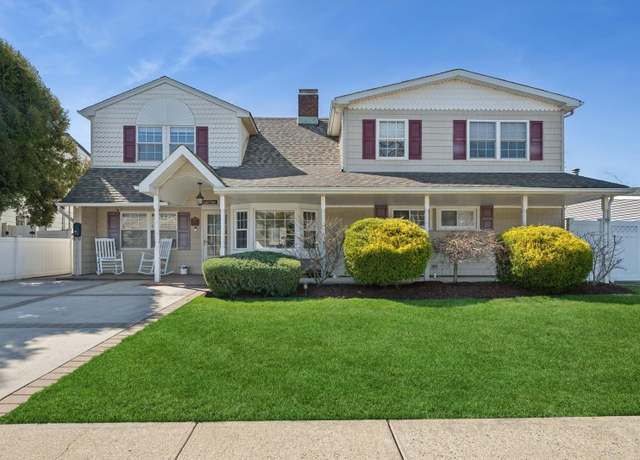Property at 20 Ribbon Ln, Wantagh, NY 11793, 4 beds, 3 baths