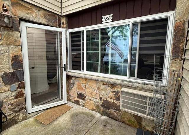 Property at 186 Corona Ave, Staten Island, NY 10306, 2 beds, 1.5 baths