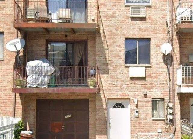 Property at 1277 E 224th St, Bronx, NY 10466, 7 beds, 5 baths