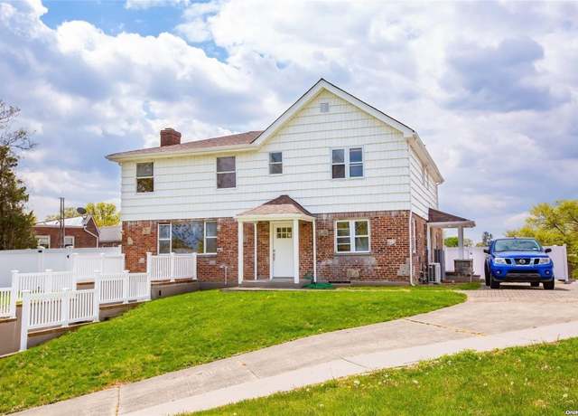 Property at 19-04 157 St, Whitestone, NY 11357
