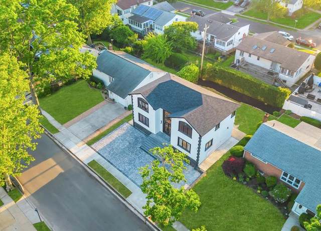 Property at 22 Elderberry Ln, Valley Stream, NY 11581, 5 beds, 4.5 baths