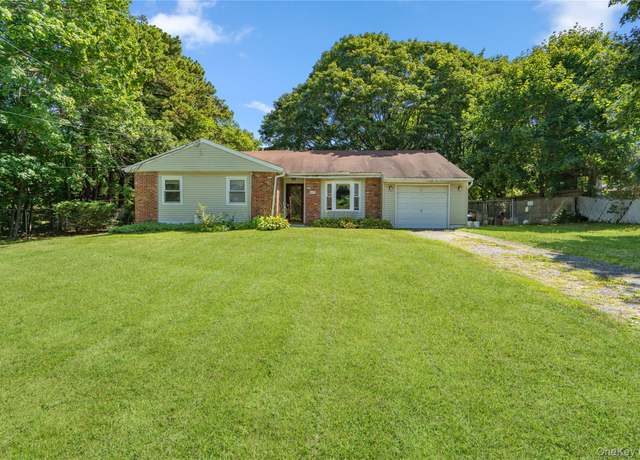 Property at 837 Old Medford Ave, Medford, NY 11763, 3 beds, 2 baths