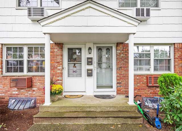Property at 178 Parkside Dr #178, Suffern, NY 10901, 2 beds, 1.5 baths