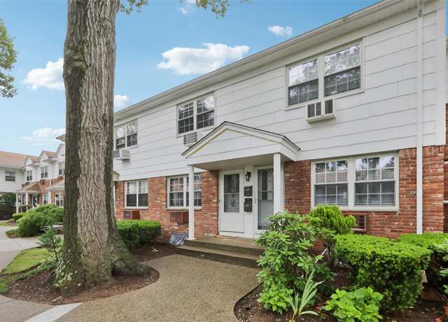 Property at 178 Parkside Dr #178, Suffern, NY 10901, 2 beds, 1.5 baths