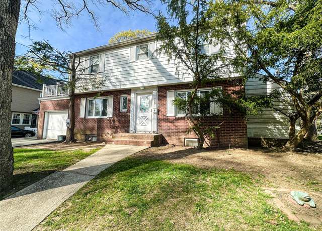 Property at 329 E Euclid St, Valley Stream, NY 11580, 4 beds, 1.5 baths