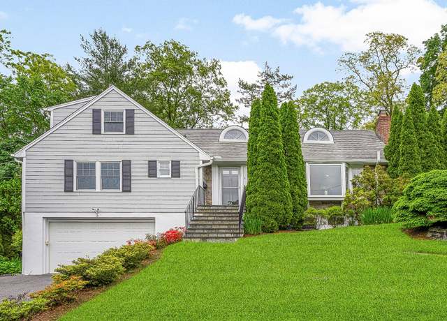 Property at 3 Briar Close Rd, Larchmont, NY 10538, 4 beds, 2.5 baths