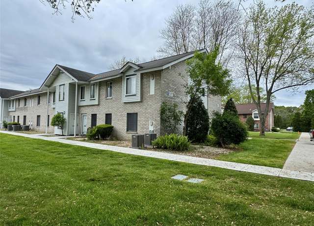 Property at 17 Cheyenne Ct Unit C17, Coram, NY 11727, 1 bed, 1 bath