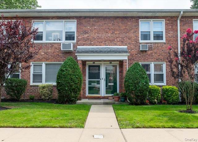 Property at 1600 Grand Ave Unit V1, Baldwin, NY 11510, 2 beds, 1.5 baths
