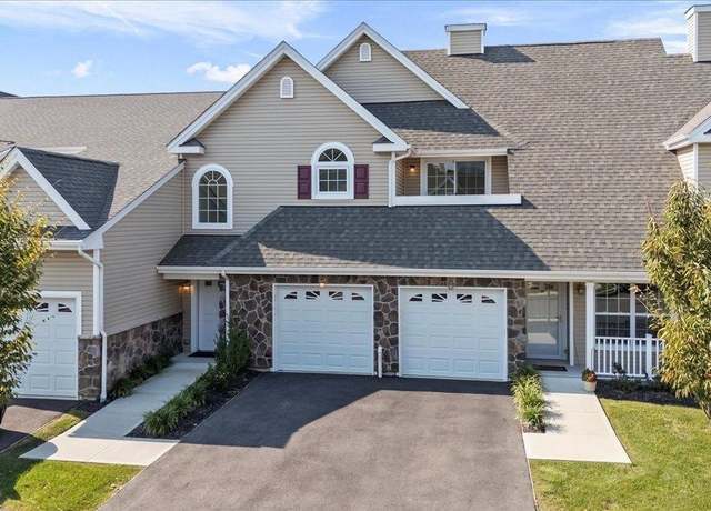 Property at 35 Steven Cir #35, Dix Hills, NY 11746, 2 beds, 2 baths