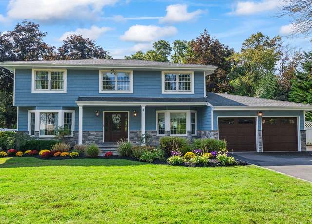 Property at 39 Kinsella St, Dix Hills, NY 11746, 4 beds, 2.5 baths
