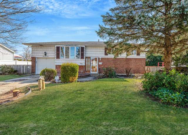 Property at 349 W 17th St, Deer Park, NY 11729, 3 beds, 2 baths