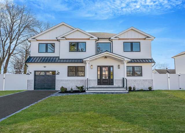 Property at 78 Dorothy St, Bethpage, NY 11714, 5 beds, 4 baths