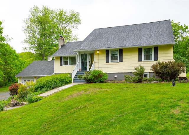 Property at 136 Foggintown Rd, Brewster, NY 10509, 3 beds, 4 baths