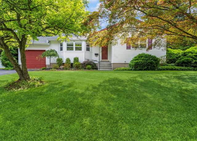 Property at 4 Roland Ct, Nanuet, NY 10954, 3 beds, 2 baths