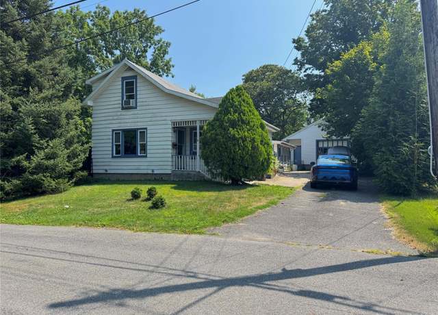 Property at 12 Clinton Ave, Catskill, NY 12414, 3 beds, 1.5 baths