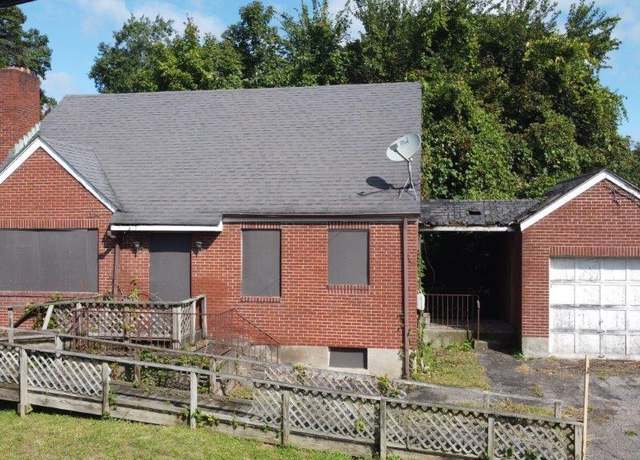 Property at 220 Gidney Ave, Newburgh, NY 12550, 4 beds, 1.5 baths