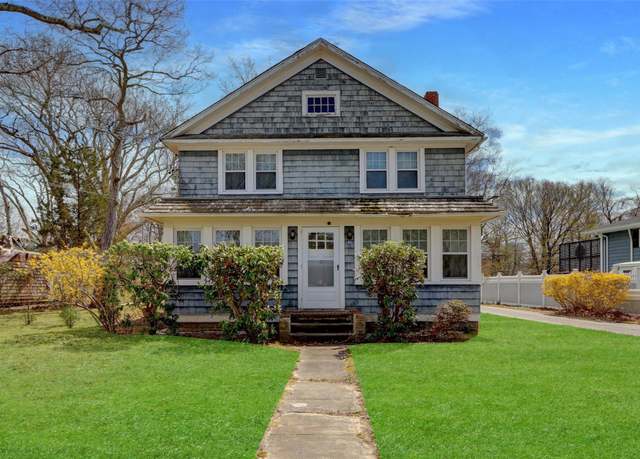 Property at 40 Argonne Rd E, Hampton Bays, NY 11946, 4 beds, 2 baths