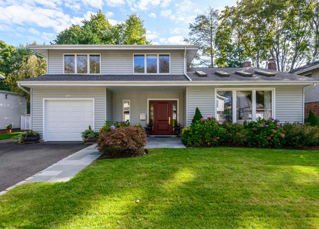 Property at 28 Driftwood Dr, Port Washington, NY 11050, 4 beds, 2.5 baths