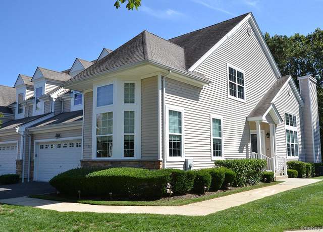Property at 33 Emilie Dr, Center Moriches, NY 11934, 2 beds, 3 baths