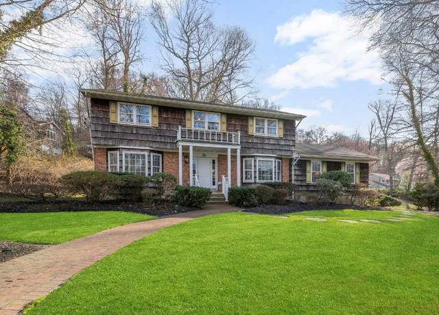 Property at 2 Cornell Ct, East Setauket, NY 11733, 4 beds, 2.5 baths