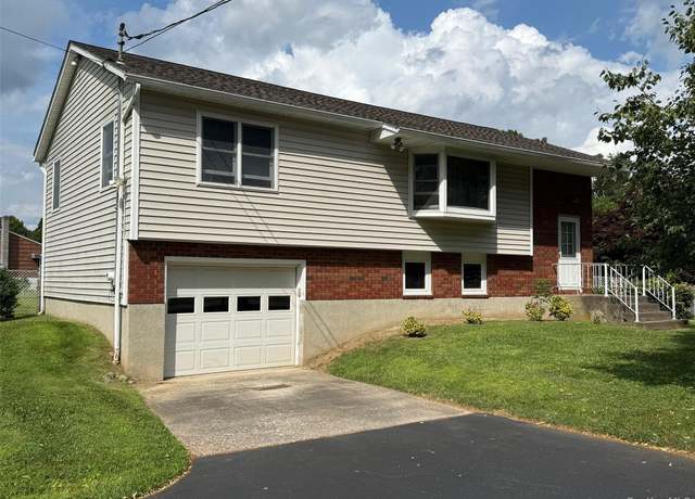 Property at 39 Maple Ln, Dover Plains, NY 12522, 3 beds, 1.5 baths