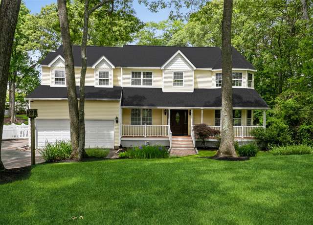 Property at 30 Lawrence Rd, Kings Park, NY 11754, 4 beds, 3.5 baths
