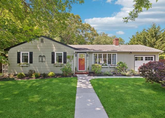 Property at 720 Mechanic St, Southold, NY 11971, 3 beds, 2.5 baths