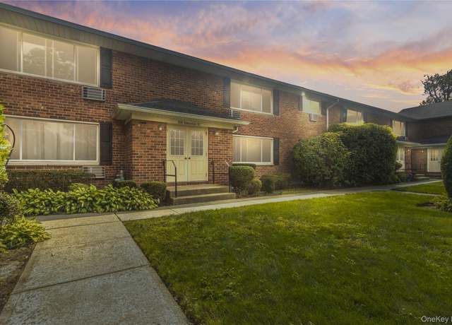 Property at 336 Edmunton Dr Unit L12, North Babylon, NY 11703, 1 bed, 1.5 baths