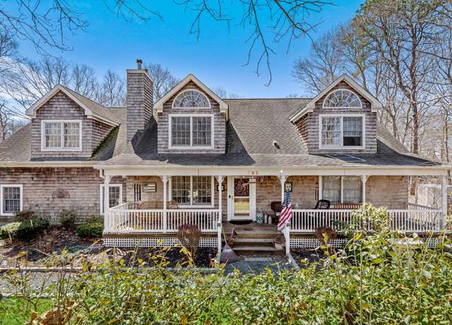 Property at 799 Mill Rd, Riverhead, NY 11901, 5 beds, 3.5 baths