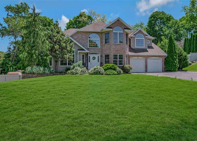 Property at 26 Sesame St, Kings Park, NY 11754, 4 beds, 2.5 baths
