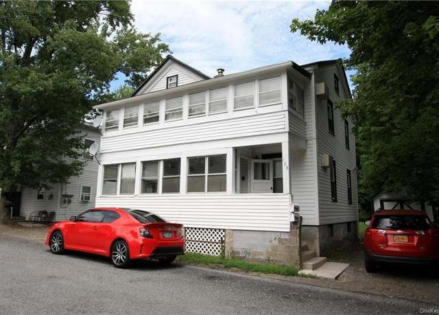 Property at 105 SW Univoice St, Maybrook, NY 12543, 3 beds, 2 baths