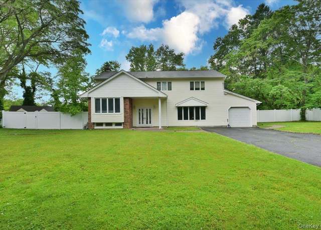 Property at 6 Attridge Ct, Melville, NY 11747, 4 beds, 2.5 baths