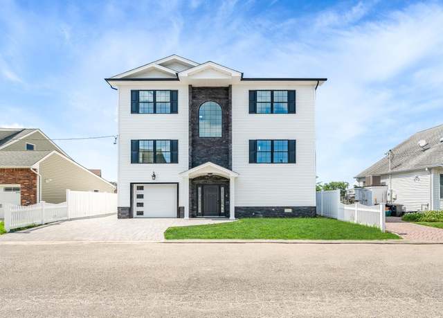 Property at 23 Bay St, Bellmore, NY 11710, 5 beds, 3 baths