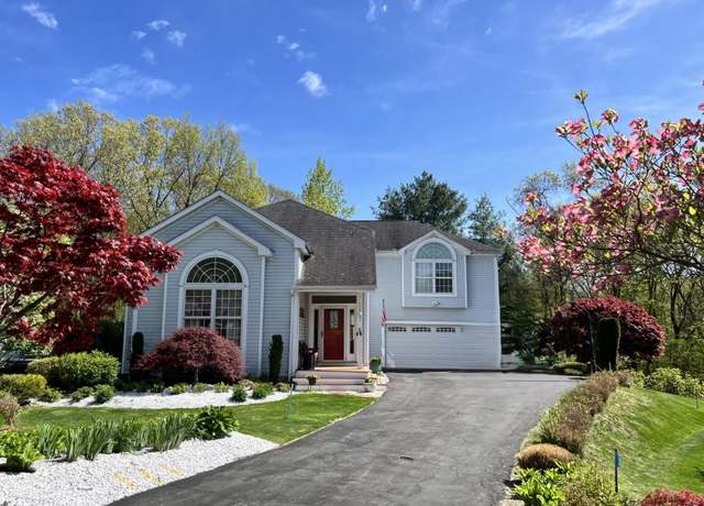 Property at 34 Coventry Cir, Mahopac, NY 10541, 4 beds, 3.5 baths
