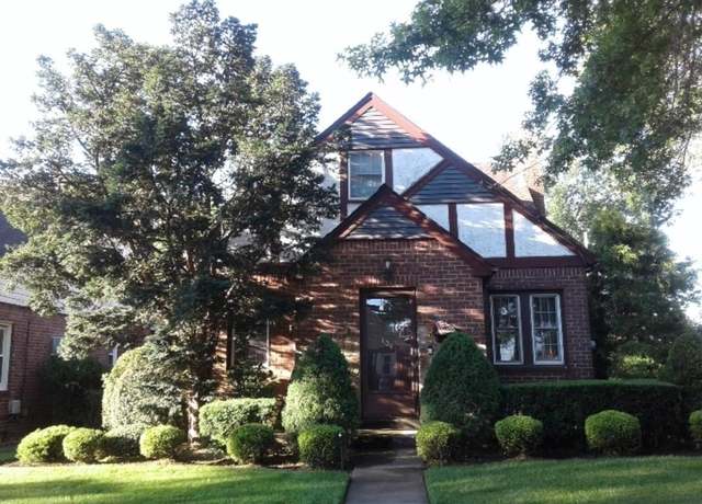 Property at 1041 Russell St, Franklin Square, NY 11010, 4 beds, 2 baths