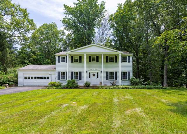 Property at 20 Woodcrest Dr, Hopewell Junction, NY 12533, 4 beds, 3 baths