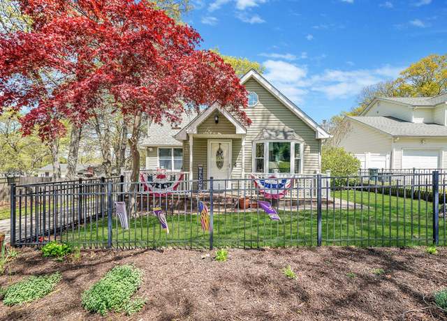 Property at 31 Beech Ave, Farmingville, NY 11738, 2 beds, 2 baths