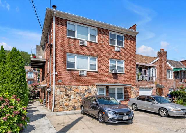 Property at 6126 164th St, Fresh Meadows, NY 11365, 6 beds, 6 baths