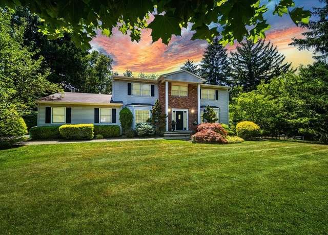 Property at 10 Evergreen Ct, Suffern, NY 10901, 5 beds, 2.5 baths