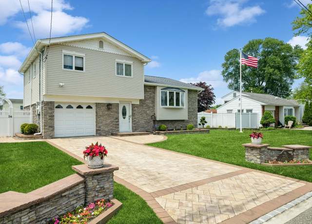 Property at 336 W 17th St, Deer Park, NY 11729, 4 beds, 1.5 baths