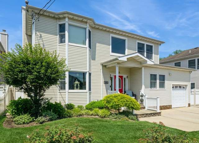 Property at 198 Central Ave, Bethpage, NY 11714, 5 beds, 2.5 baths