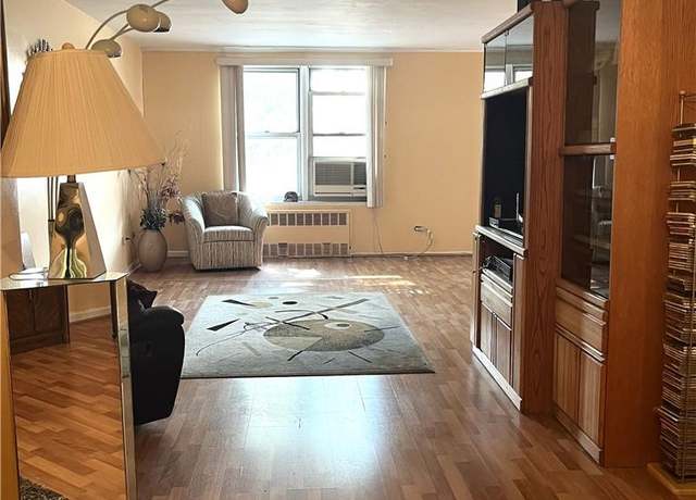 Property at 2626 Homecrest Ave Unit 2H, Sheepshead Bay, NY 11235, 2 beds, 1.5 baths