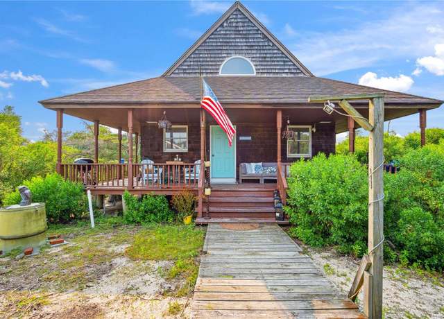 Property at 3 Enoch Is, Amityville, NY 11701, 3 beds, 2 baths